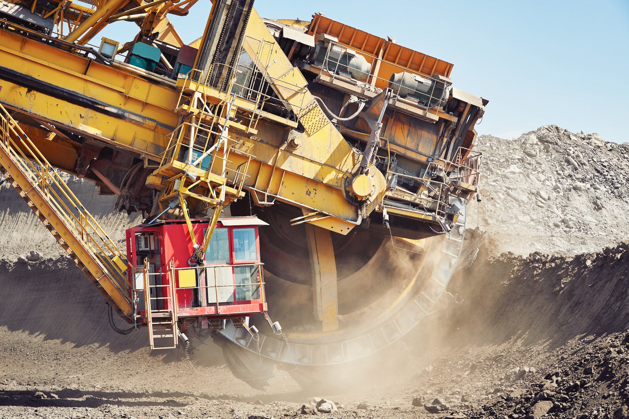Huge mining machine